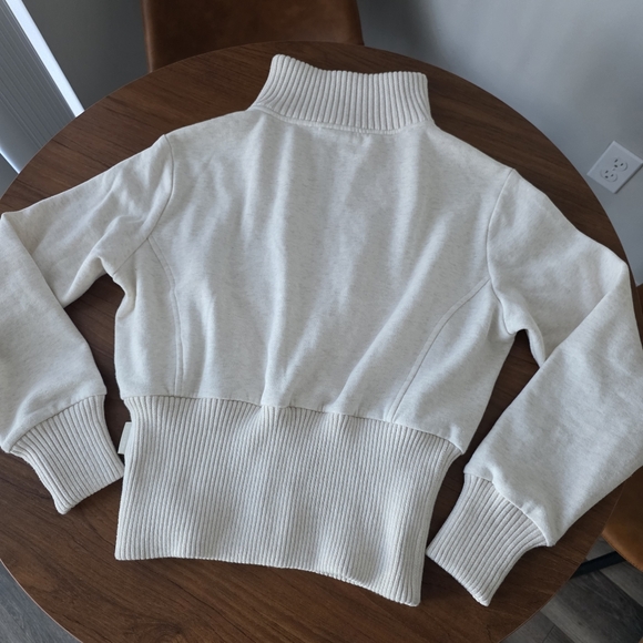 Varley Cream Sweater - Picture 13 of 14